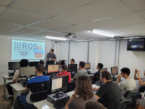 Workshop sobre ROS2 na UNIAESO Recife no REC'n'Play 2023